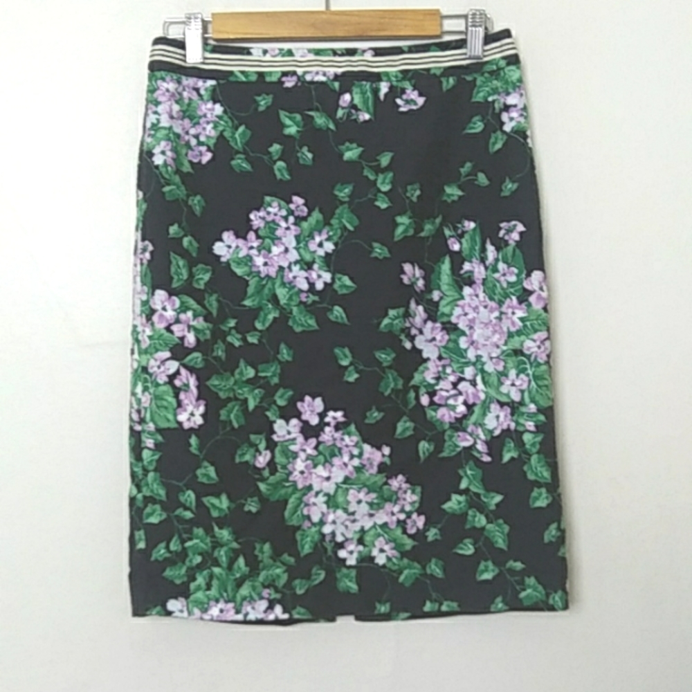 Talbots the Oprah collection size 6 dark Floral pencil skirt
